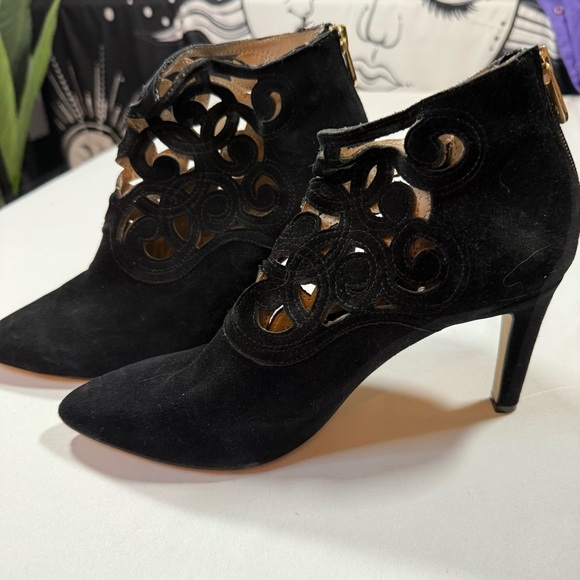 Adrienne Vittadini Elegant Black Cut-Out Heeled Boots - Picture 6 of 16